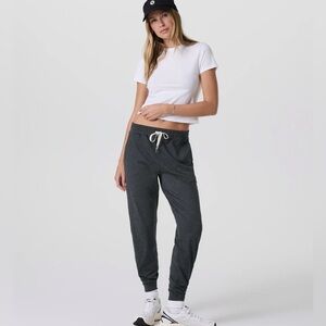 Vuori Performance Jogger ✨ Like New